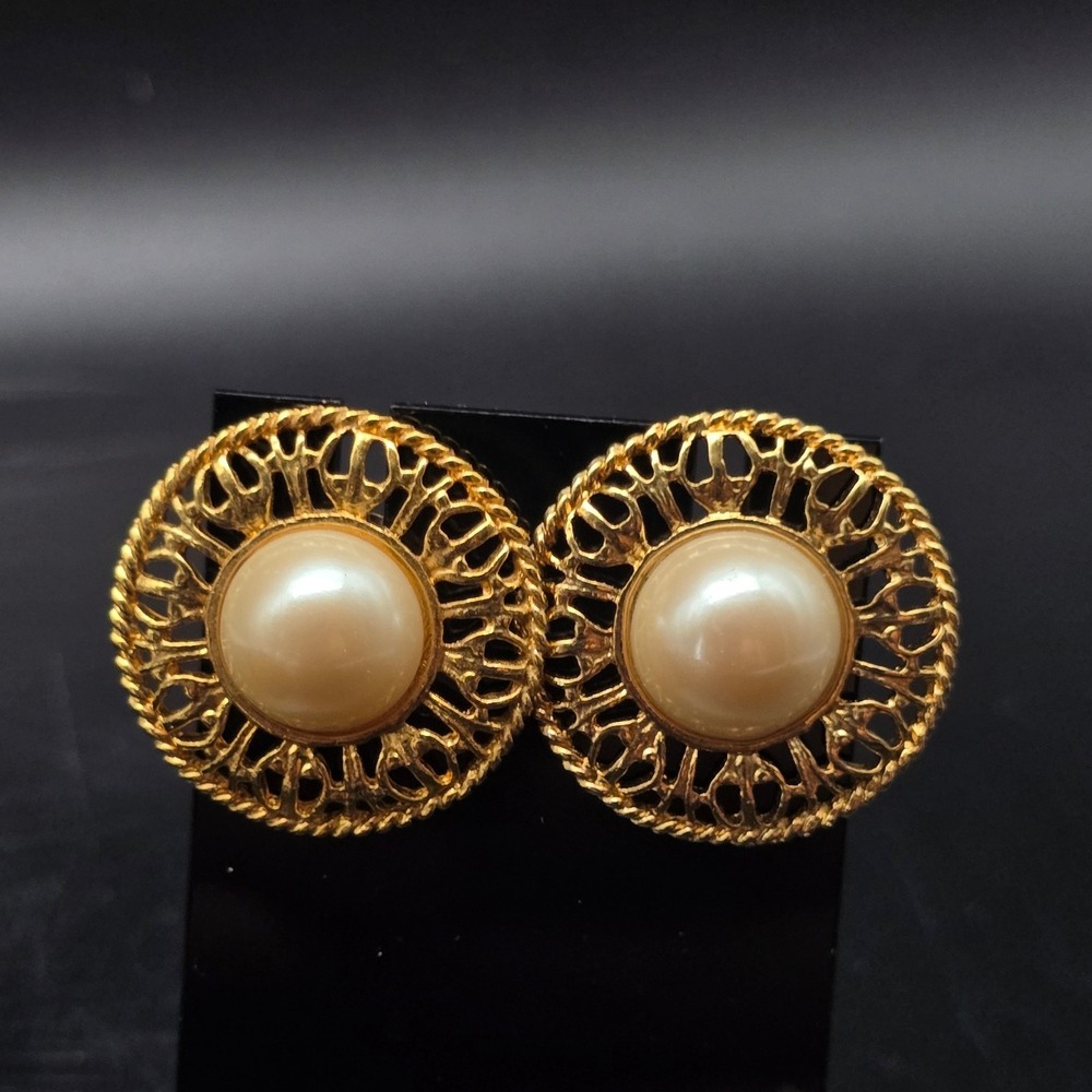 Avon Faux Pearl Round Filigree Earrings Studs Pierced 1990s Vintage